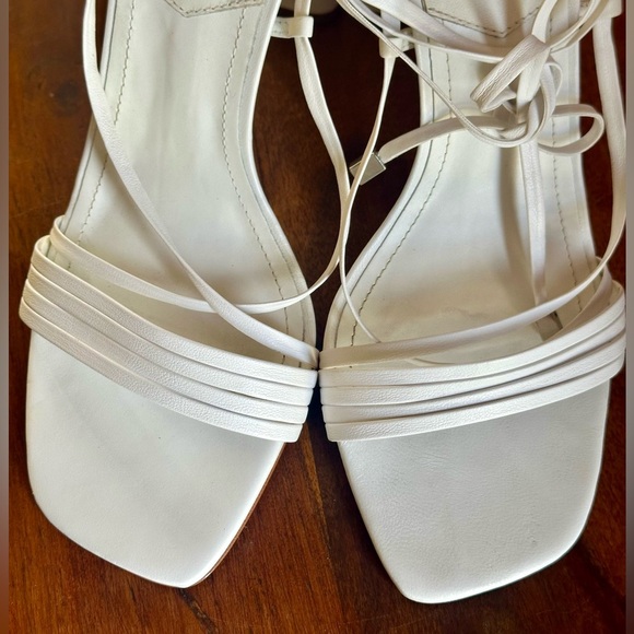 Schutz “Glenna” White Strappy Sandals Size 8 EUC! - Picture 13 of 16